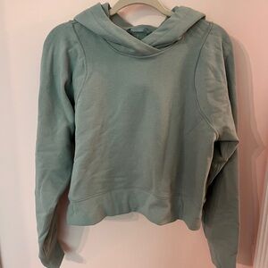 lululemon scuba crop hoodie size 4-6